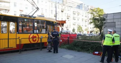 Warszawa: śmiertelny wypadek na Targowej, tramwaje na objazdach